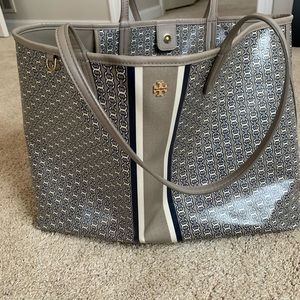 Tory Burch Gemini Patent Tote